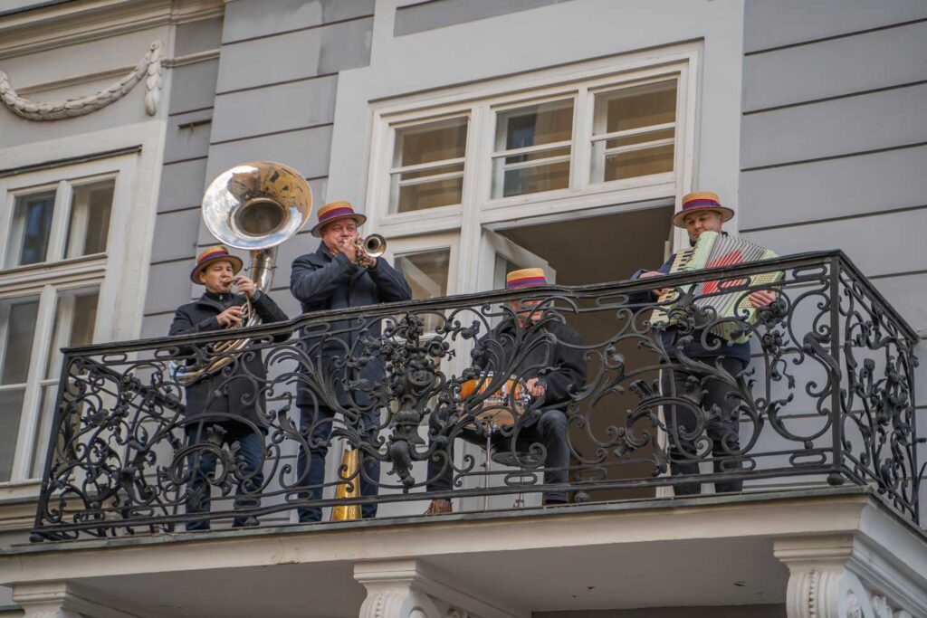 Program na balkóne. Bratislavské fašiangy 2023. Foto Adam Kováč